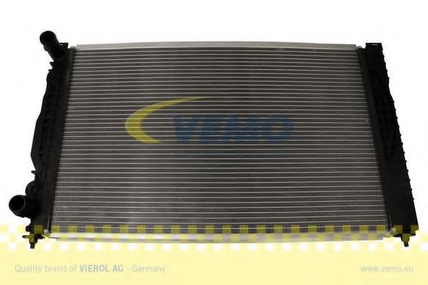 VEMO V10600001 Радиатор охлаждения двигателя VEMO для SKODA