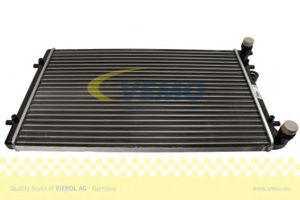 VEMO V15605022 Радиатор охлаждения двигателя VEMO для AUDI