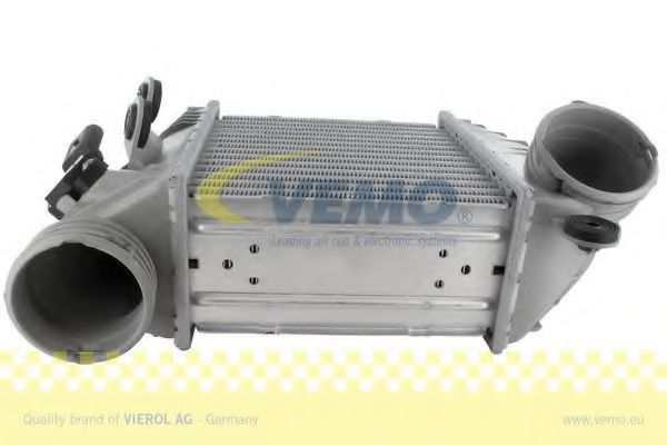 VEMO V15606033 Интеркулер VEMO 