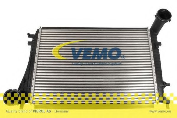 VEMO V15606034 Интеркулер VEMO для SKODA