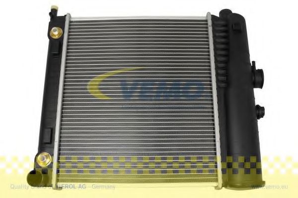 VEMO V30601237 Радиатор охлаждения двигателя VEMO для MERCEDES-BENZ