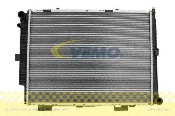 VEMO V30601286 Радиатор охлаждения двигателя VEMO для MERCEDES-BENZ