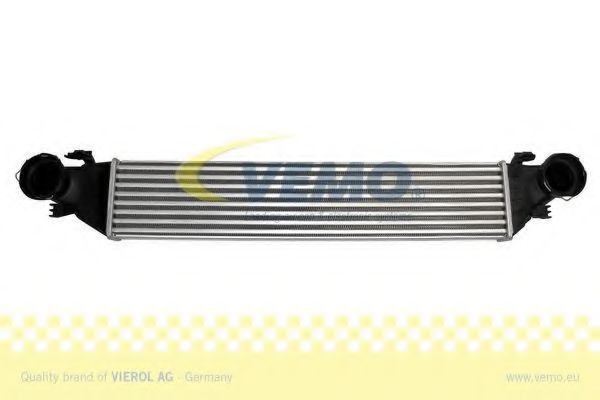 VEMO V30601295 Интеркулер VEMO для MERCEDES-BENZ