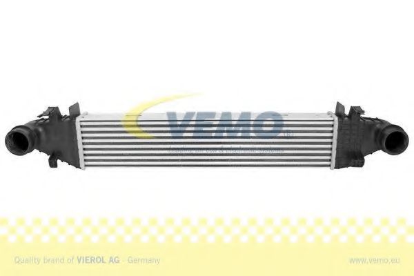 VEMO V30601296 Интеркулер VEMO для MERCEDES-BENZ