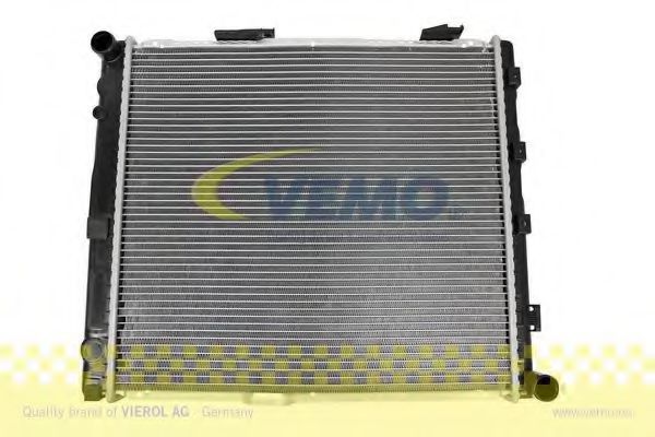 VEMO V30601304 Радиатор охлаждения двигателя VEMO для MERCEDES-BENZ