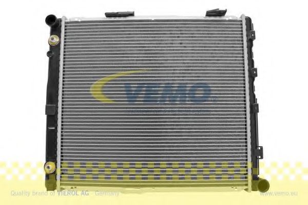 VEMO V30601307 Радиатор охлаждения двигателя VEMO для MERCEDES-BENZ