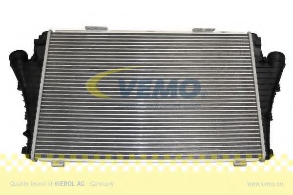 VEMO V40602079 Интеркулер для CADILLAC